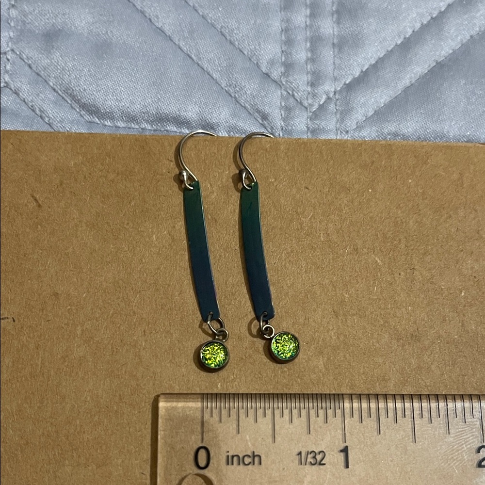 Holly Yashi Niobium and Dichroic Glass, Blue and Green Dangle Earrings! - Picture 10 of 11